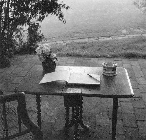 tamburina:Virginia Woolf’s writing table at Monk’s House, Sussex, England, 1967.  Photo by Gisele Fr