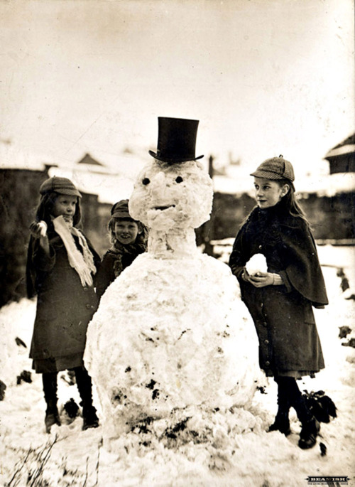 mudwerks: vintagephoto: snowmen