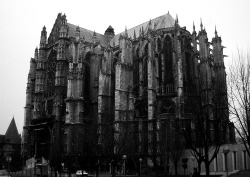 fuckyeahgothiccathedrals:  Cathédrale Saint-Pierre de Beauvais, France (1225) ‘This is the tallest of the high gothic cathedrals at 150 feet tall.   They were pushing the limits when they attempted to build it. The  vaulting of the choir collapsed