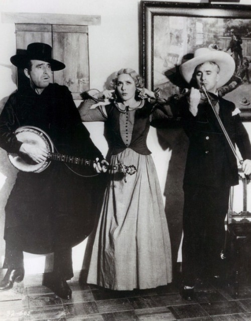 labelleboheme:Douglas Fairbanks, Mary Pickford, and Charlie Chaplin.