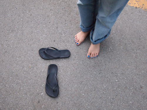 I like her well worn flip-flops :) 