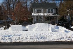 thedailywhat:  Star Wars Snow Fort of the Day: Crashed AT-AT snow fort by Redditor jabo27, who adds: “I actually measured out my son’s big toy AT-AT to get the different  parts to the right ratio, but then that all went out the window when I  actually