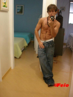 hotboysinjeans.tumblr.com post 2543363860