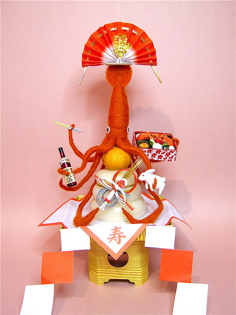 squidlinks:
“ A Happy New Year from Mr. Squid by Hine Mizushima
”