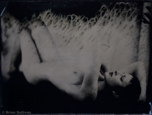 b7lab:  Vivian de Milo and I finally got a chance to work together.  It will not be the last time either!  She was awesome to work with and she is a work of art to photograph.  Can’t wait to make more images with her. 