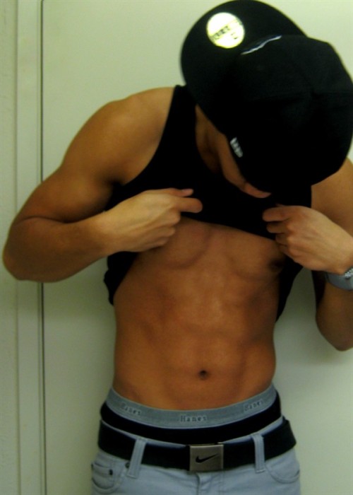 luuukey:  Yum Yum.  <3takeitOFF. 