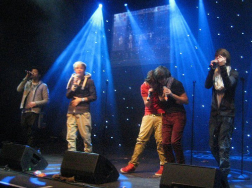 kissesland:  THIS WAS POSTED TWO YEARS AGO BY TUMBLR USER LOURRY THIS IS ANCIENT
