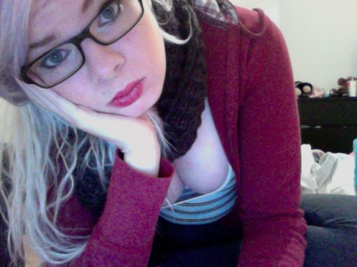 sarah-dragon:  I can’t find my panda hat anywherrrrrrrrrrrrrrre :( Sadface. 