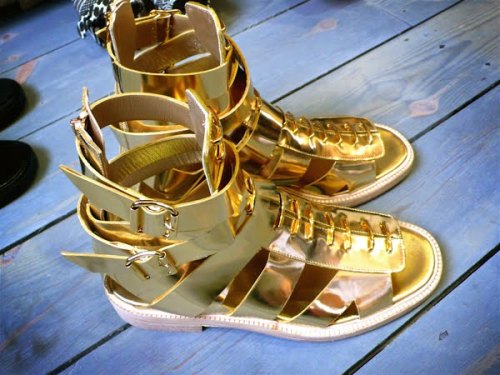 HOLY FUCK! I NEED THESE!! REMIND ME OF MY NIKE’s in RABBIT JESUS by HARE E. RICHARDSON <3  alechandro:  posted this once before… but… OMFGGG!!! GOTTA REBLOG AGAIN!!! 