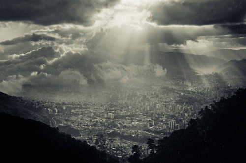 Caracas photo by Reuben Wu, 2010