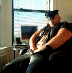 sepdxbear:  That leather should be smouldering :) bcfurrycub:  hot leather bear 
