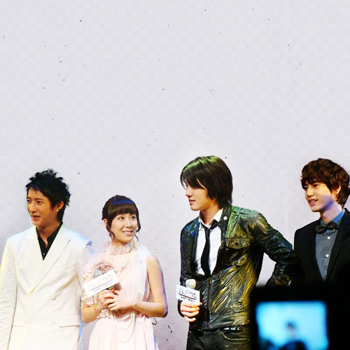 October 2009, at the &ldquo;Moving On&rdquo; single showcase with Super Junior M&hellip;