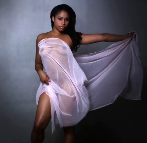 mrbootyluver:  The Black Woman is an object of absolute beauty!!