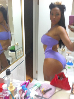 czar4curves:  I STATED B4 I WANTED TO POKE HER DOT….BUT NOW SHE ROCKS PURPLE…. 