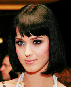 She Has So Beautiful Eyes (In This Pic They Generously Aren&Amp;Rsquo;T Photohijackedshopped)