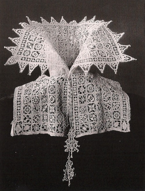 blackthread:  Italian collar, 1610 