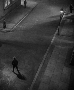 oldhollywood:  M (1931, dir. Fritz Lang) (online here) 