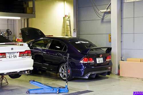 yothisjustin:  another reason why i love 4-doors. 