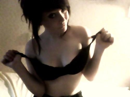 you are fucking sexy girl :) 