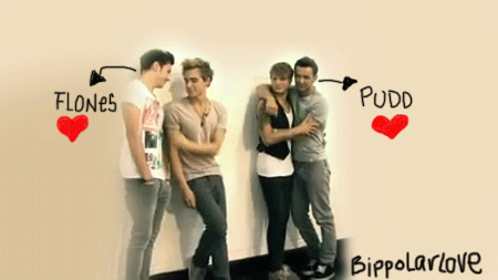 myheartformcfly:  bippolarlove:  This is true love. Flones & Pudd♥.  nhac <3   LINDOS