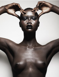 yagazieemezi:   Ataui Deng 