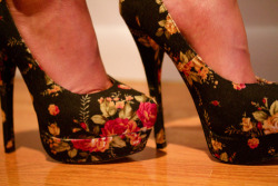 where the heck can i get these shoes&hellip; im seeing them everywhere!! 