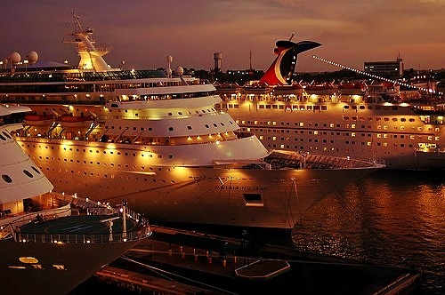 ninasaechao:  I can’t wait for my cruise vacation (: 