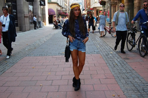 aaaally:  lovin her style 