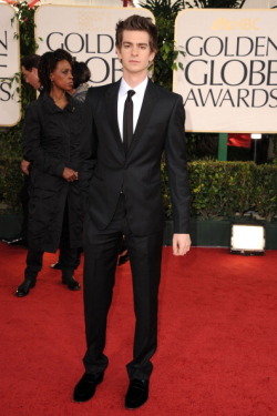 suicideblonde:  Andrew Garfield at the Golden