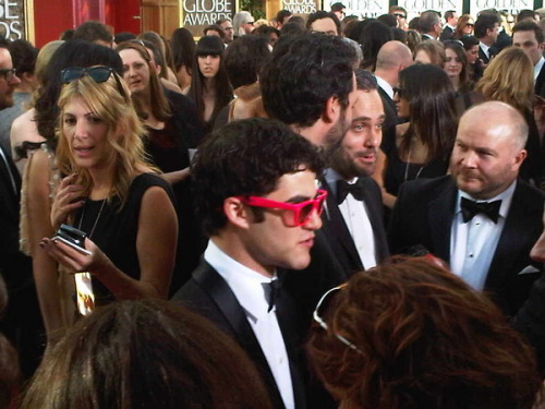 chatterboxrose:  ooh-voldy-voldy:  @marcmalkinSuch #Glee cuteness at the#goldenglobes http://twitpic.com/3qq87z  PREACH.  YES