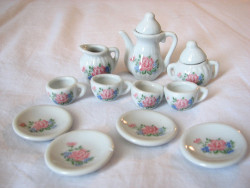 raspberrying:  totally have this tea set