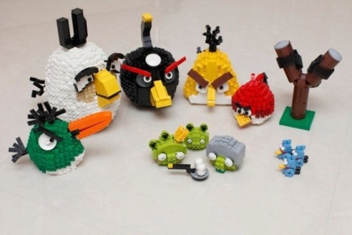 legos:“Angry Birds” Touch Down in Lego LandGIOCONE