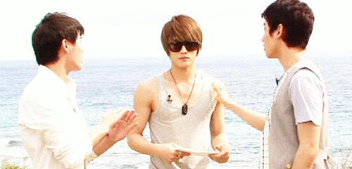 zerthis:   changmin: his face itself is a joke. 