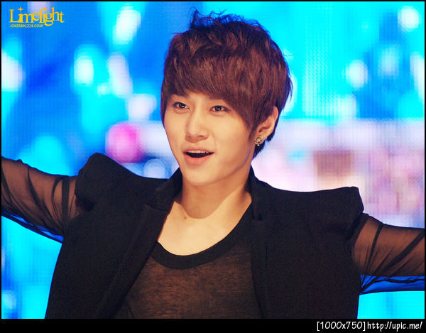 Hehe! Thank you! ilovegikwangjoonmir:  for amira!!=) uwhiesugoii:  your smile :)