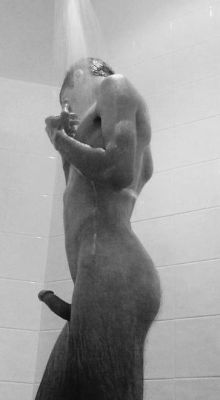 shower / pointing up