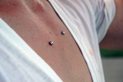 I&rsquo;ve always wanted a surface piercing like this! UNF