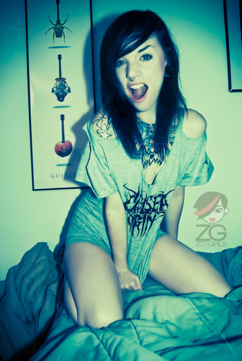 allaboutgirlsapparel:  [ zotgirls / http://blog.zotgirls.com ] 