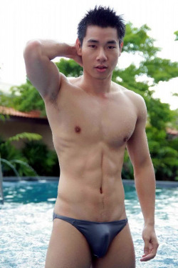 yumyumasianhunks:  Yum Yum Asian hunk! Check out my blog!