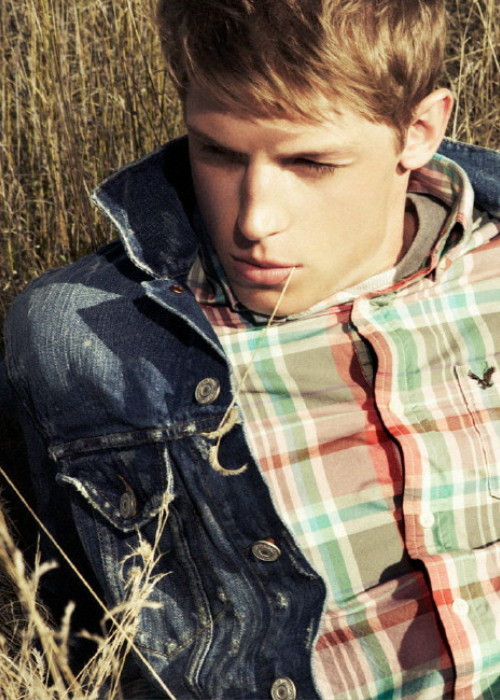 shirtlifting:  Ryan Koning
