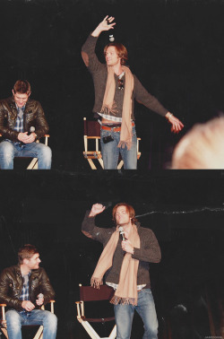 jaredgrrl:  Dance, Jared, dance! ♥ Pics by museled.  &hellip;I&rsquo;m sorry, did I miss the recap where ectoplasm came out of Jared&rsquo;s ear? WHAT IS THAT.