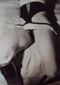 sparism:  billyjane:  Diana Slip lingerie advertisement, Paris,1930 atrributed to Brassaï  *  [available here]  modernistic print - dessous as fine art 