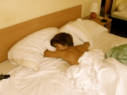 jbnewss:  Aww hes so hot when hes sleeping ;) 