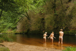 Soakingspirit:england, Dart River. By Wild Swimming