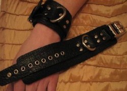 stuckupwhore:  New cuffs that Master just