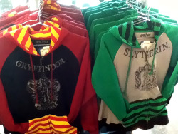 straightupbro:  But I need a slyffindor one.  i want one dammit!!! where can i get one??