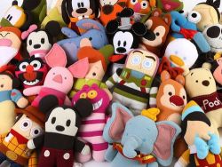 hellocute:  Disney plushies! 