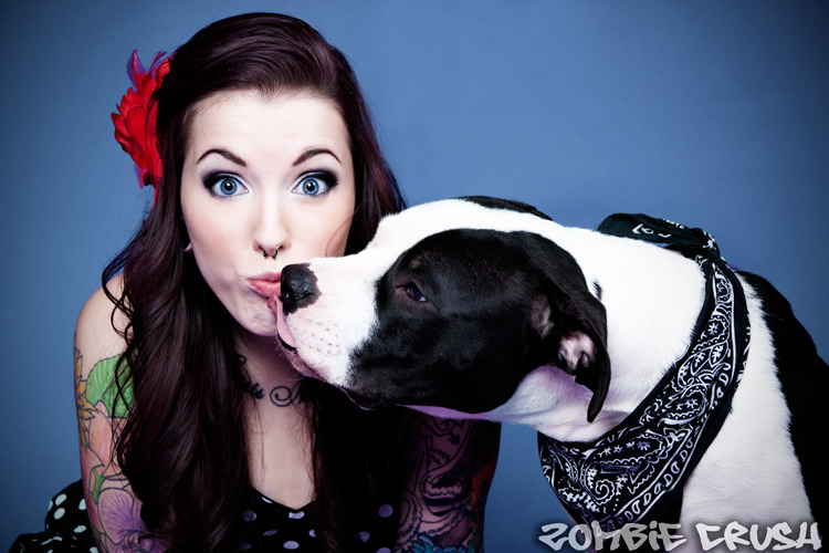 fuckyeahpitbullterriers:  Pitbulls give the best kisses~ Dillinger, 16 month old
