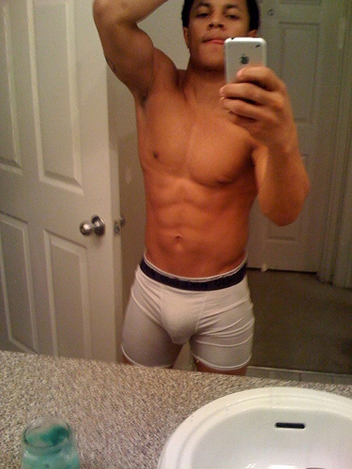 ohmygord:  omfg. tongue. major vpl! oh daaamn! 