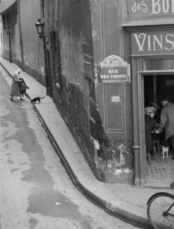 luzfosca:  Rue des Ursins, Paris 1931 by André