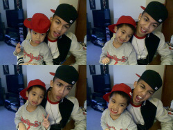 qwueeen:  When a guy knows how to be good with kids… now, that’s just too cute. [: 